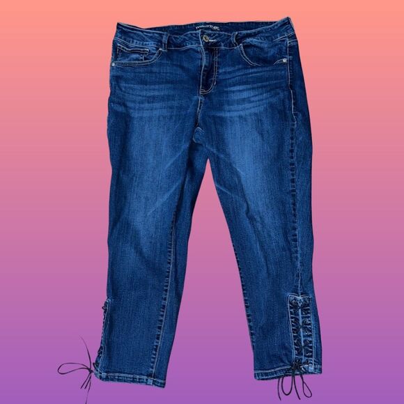 Plus Size Maurices Hi Rise Denim Capris Size 16 Waist 32 #40 - Picture 1 of 4